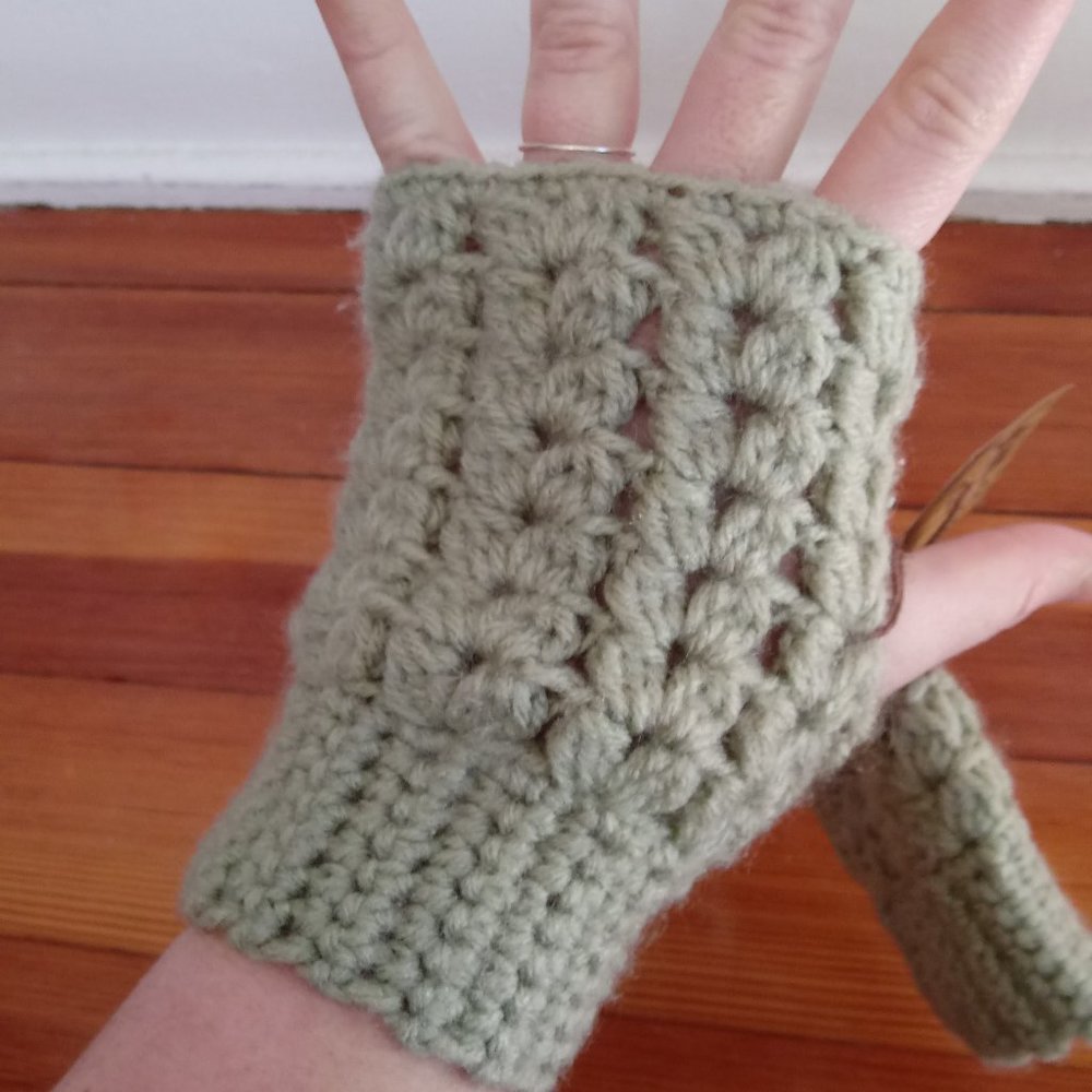 Handmade green gloves